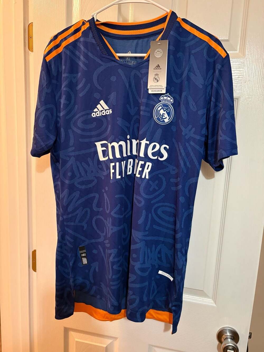 BNWT REAL MADRID 2021/2022 AWAY FOOTBALL BENZEMA JERSEY ADIDAS SIZE XL ADULT